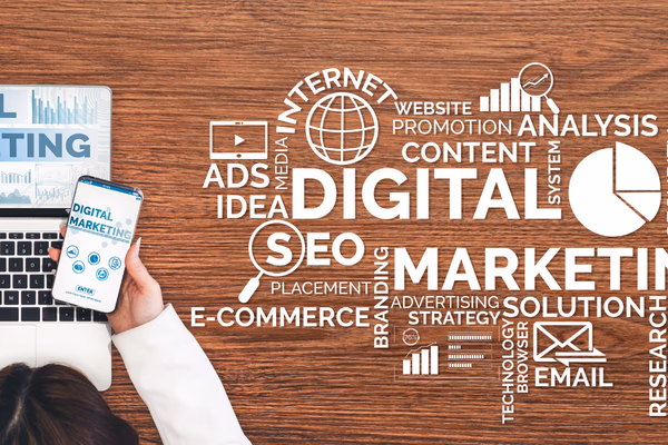 Diferencias clave entre B2B y B2C ciclo de venta decisores motivo de compra canales marketing